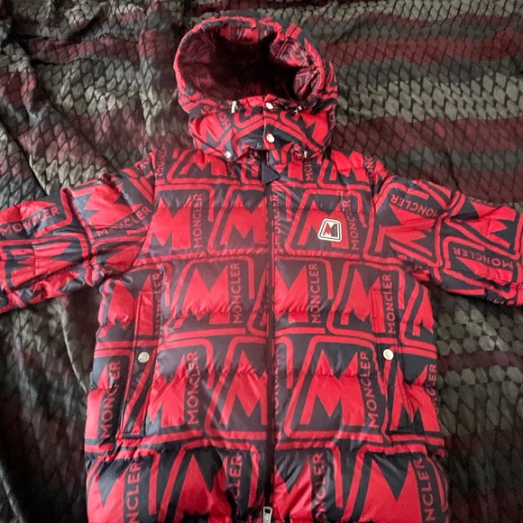 Lightly used moncler jacket - Picture 2 of 4